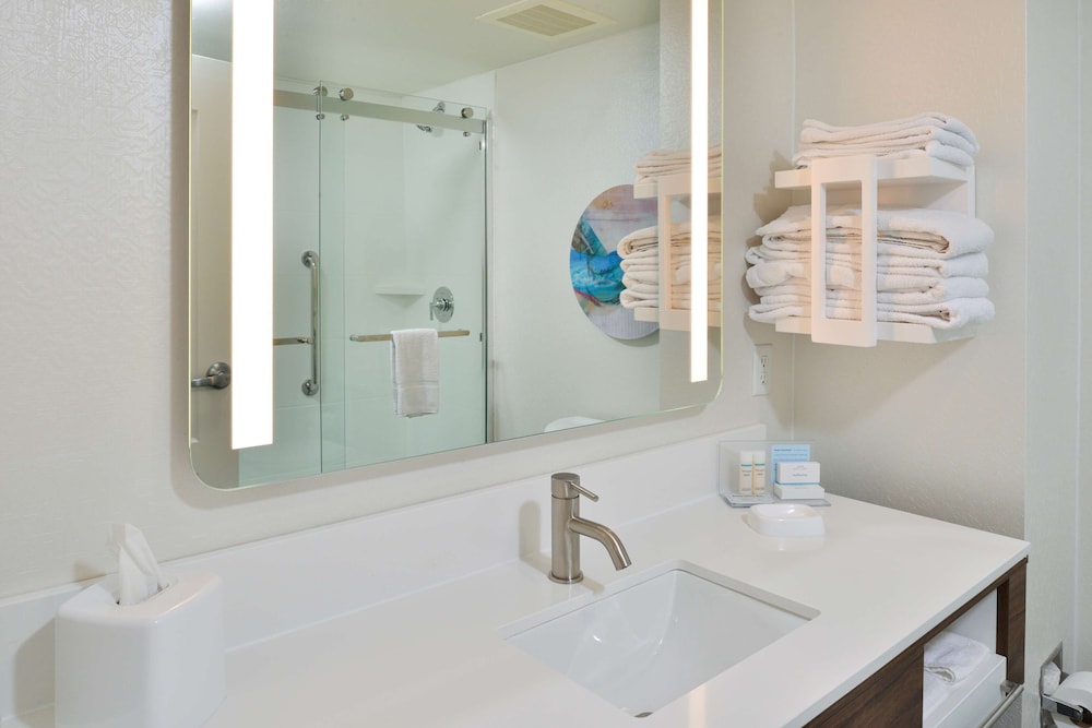 Hampton Inn & Suites Las Vegas Airport — Hotel rooms in Las Vegas, Nevada