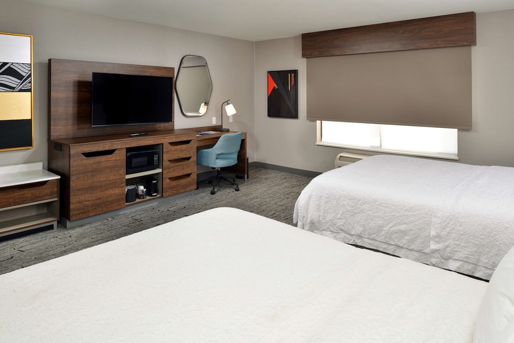 Hampton Inn & Suites Las Vegas Airport — Hotel rooms in Las Vegas, Nevada