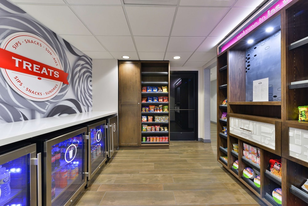 Hampton Inn & Suites Las Vegas Airport — Restaurant & bars in Las Vegas, Nevada