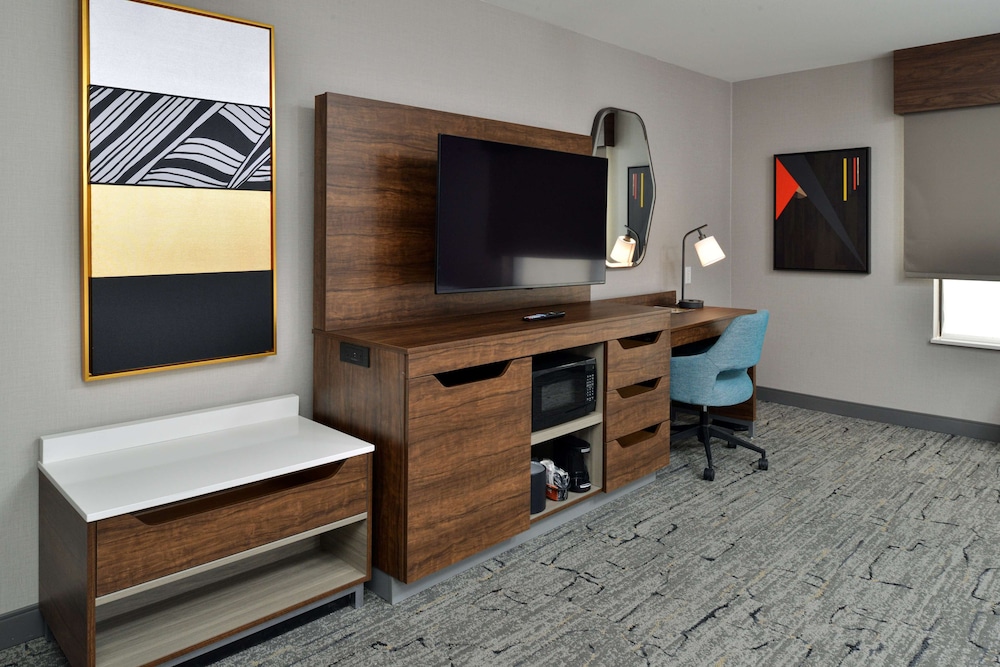 Hampton Inn & Suites Las Vegas Airport — Hotel rooms in Las Vegas, Nevada