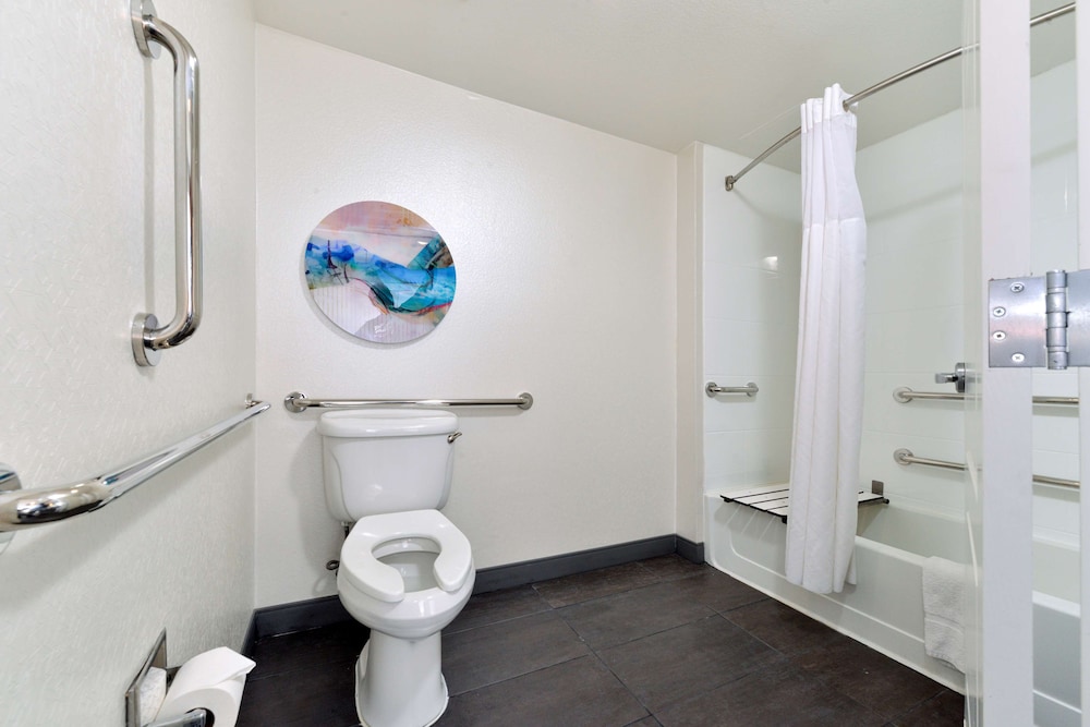 Hampton Inn & Suites Las Vegas Airport — Hotel rooms in Las Vegas, Nevada