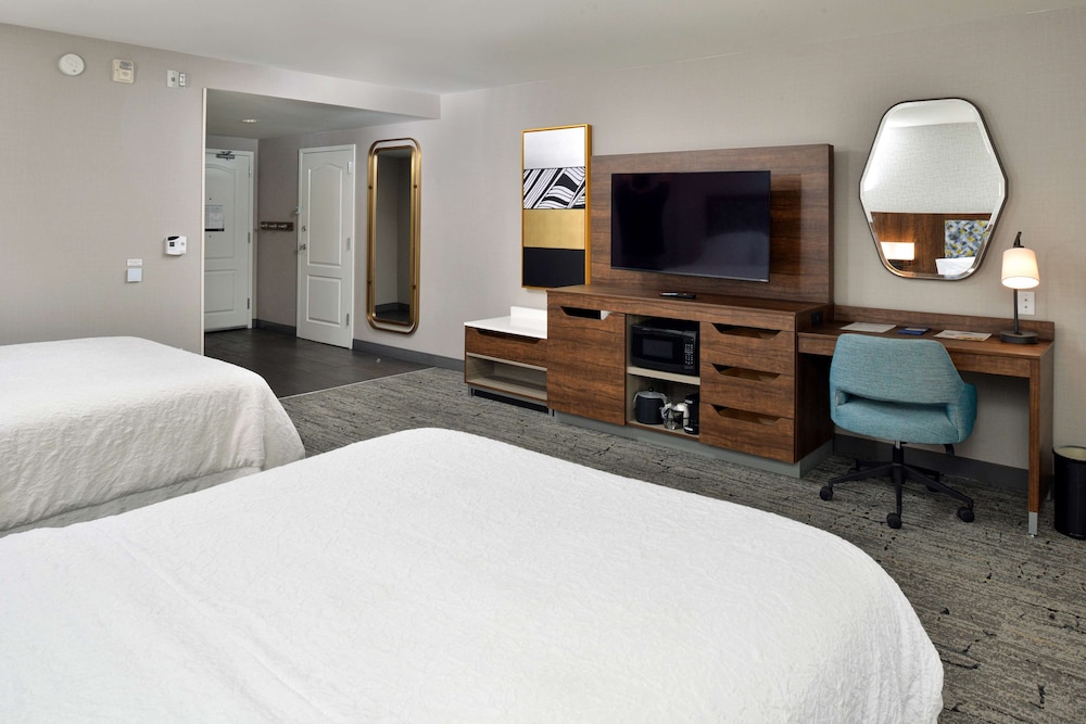 Hampton Inn & Suites Las Vegas Airport — Hotel rooms in Las Vegas, Nevada