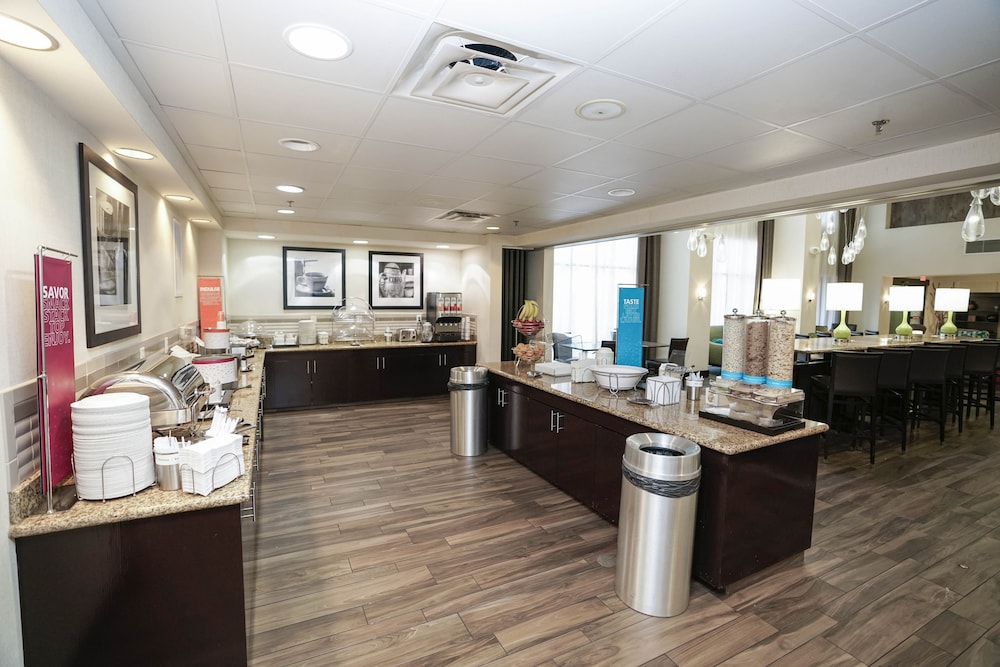 Hampton Inn & Suites Las Vegas Airport — Restaurant & bars in Las Vegas, Nevada
