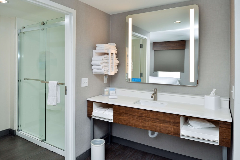 Hampton Inn & Suites Las Vegas Airport — Hotel rooms in Las Vegas, Nevada
