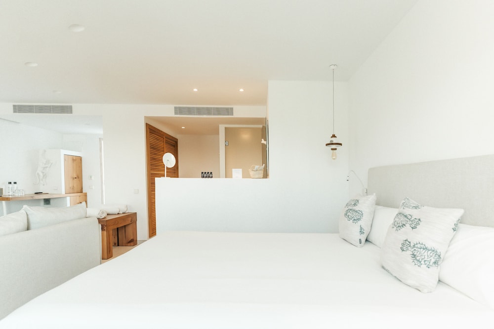 Hotel Boutique & Spa Las Mimosas Ibiza — Hotel rooms in San Antonio, Balearic Islands