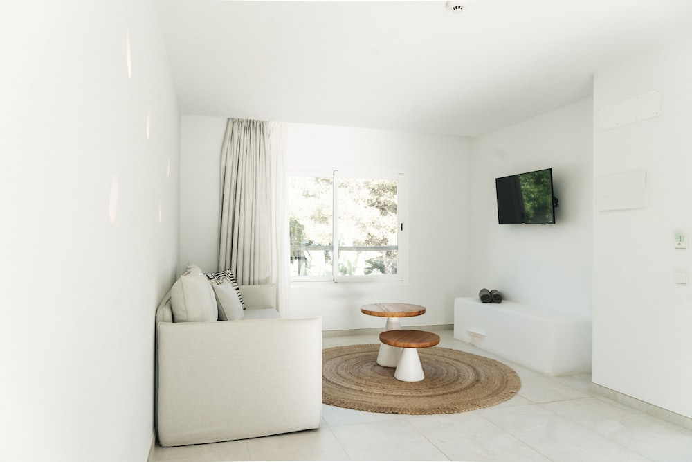 Hotel Boutique & Spa Las Mimosas Ibiza — Hotel rooms in San Antonio, Balearic Islands