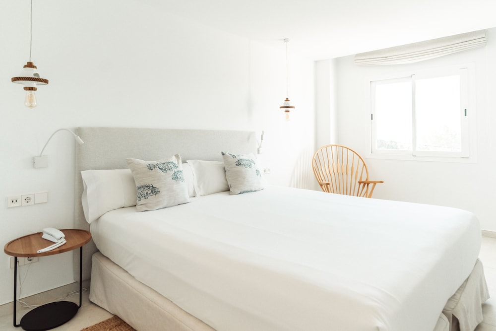 Hotel Boutique & Spa Las Mimosas Ibiza — Hotel rooms in San Antonio, Balearic Islands
