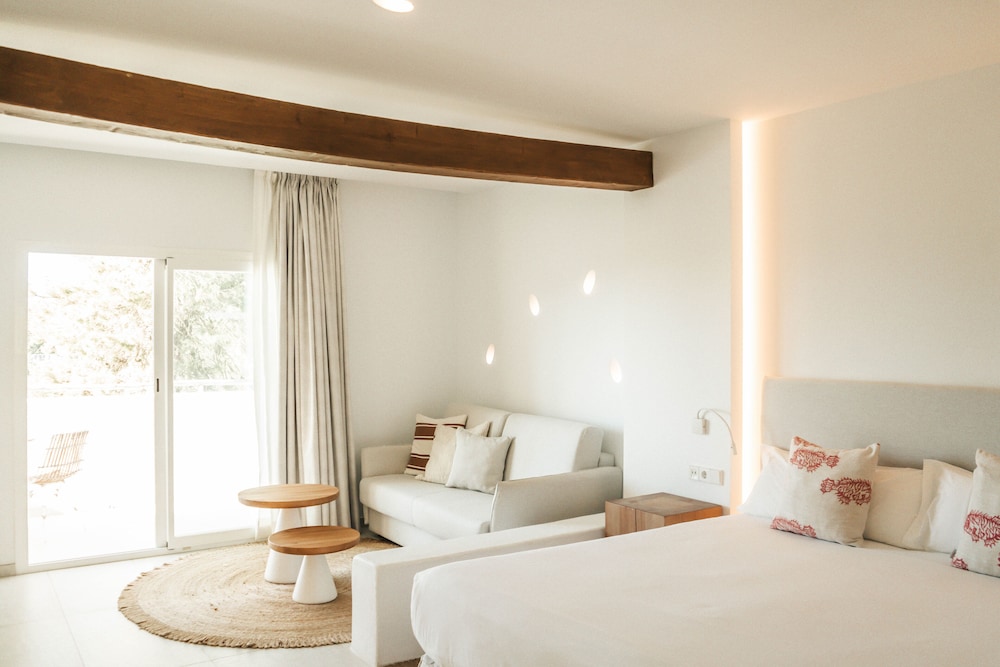 Hotel Boutique & Spa Las Mimosas Ibiza — Hotel rooms in San Antonio, Balearic Islands