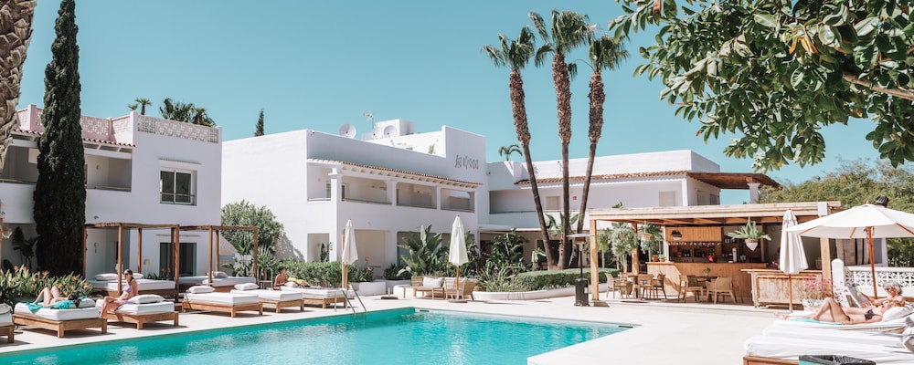 Hotel Boutique & Spa Las Mimosas Ibiza — Swimming pool in San Antonio, Balearic Islands