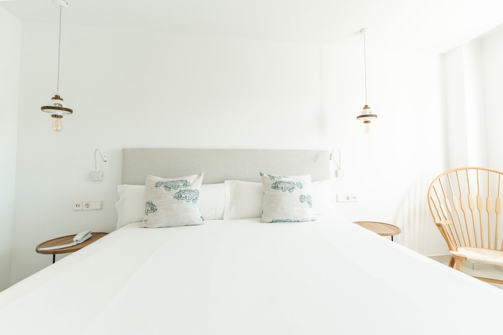 Hotel Boutique & Spa Las Mimosas Ibiza — Hotel rooms in San Antonio, Balearic Islands