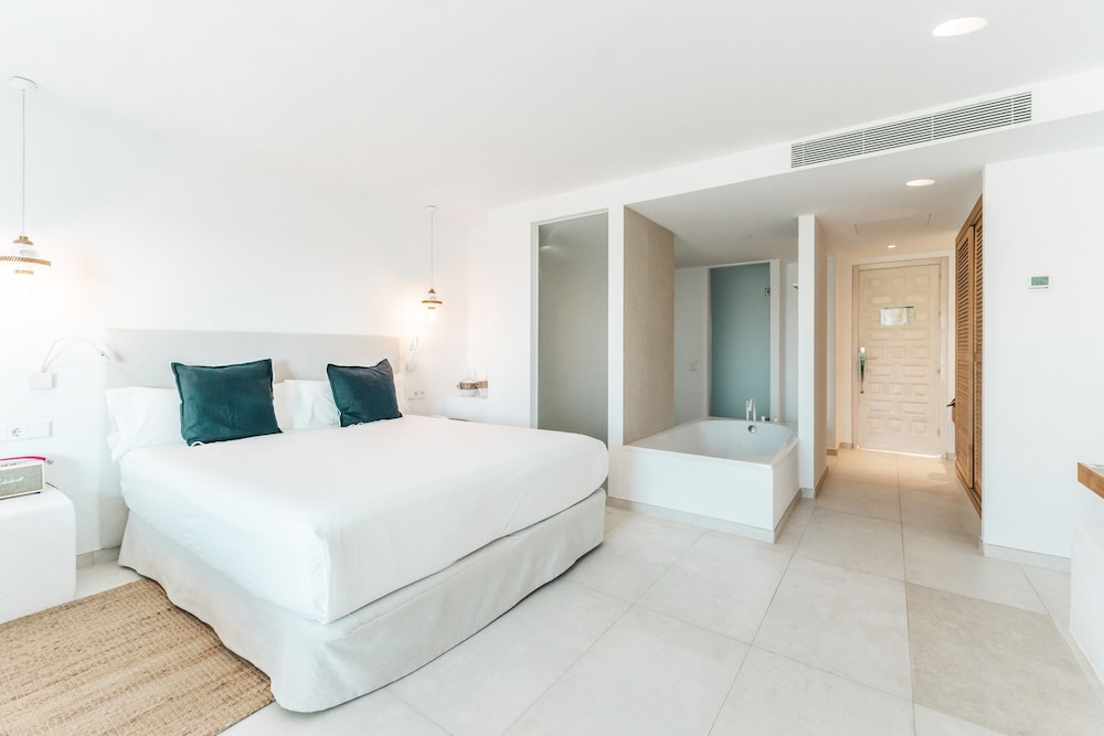 Hotel Boutique & Spa Las Mimosas Ibiza — Hotel rooms in San Antonio, Balearic Islands
