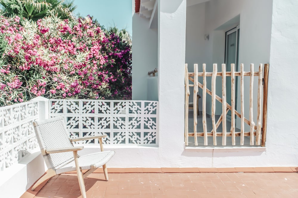 Hotel Boutique & Spa Las Mimosas Ibiza — Hotel building in San Antonio, Balearic Islands