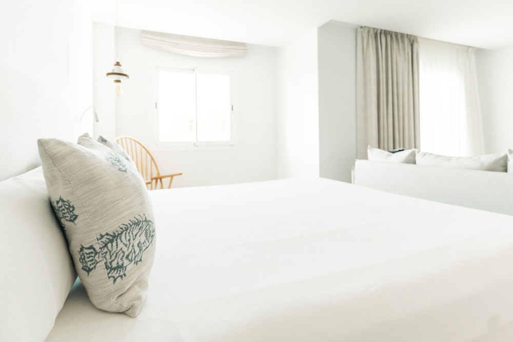 Hotel Boutique & Spa Las Mimosas Ibiza — Hotel rooms in San Antonio, Balearic Islands