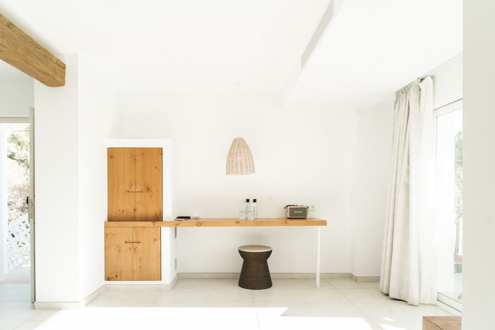 Hotel Boutique & Spa Las Mimosas Ibiza — Hotel rooms in San Antonio, Balearic Islands