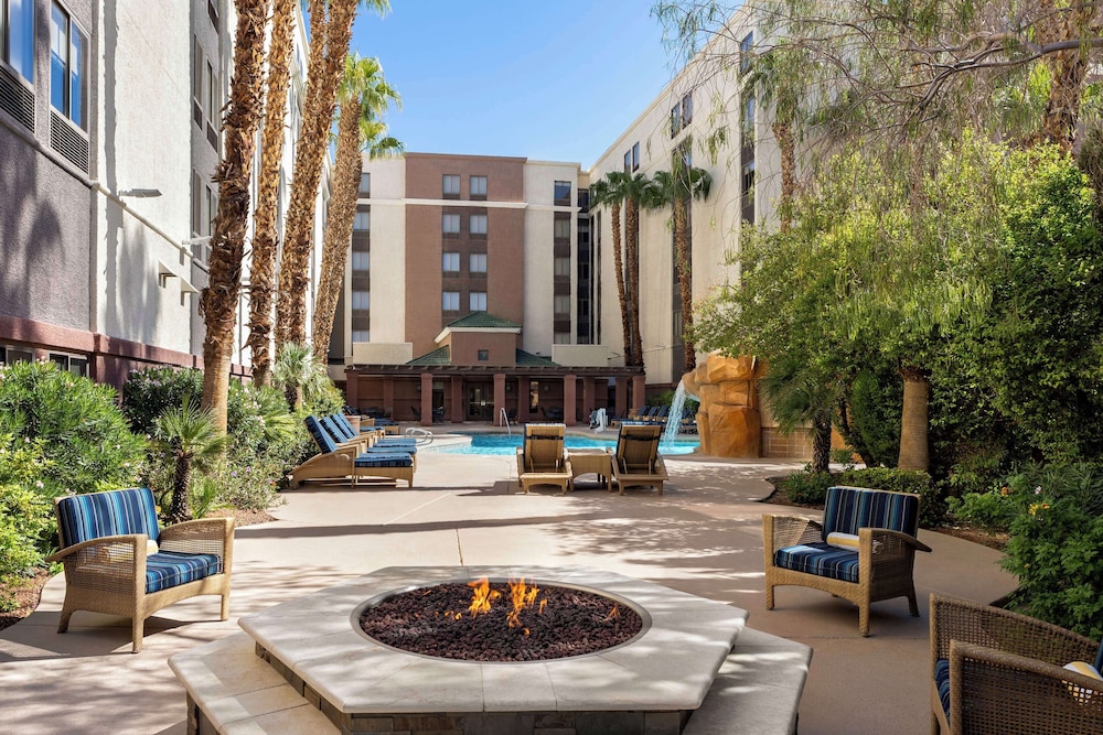 Hampton Inn Tropicana — Swimming pool in Las Vegas, Nevada