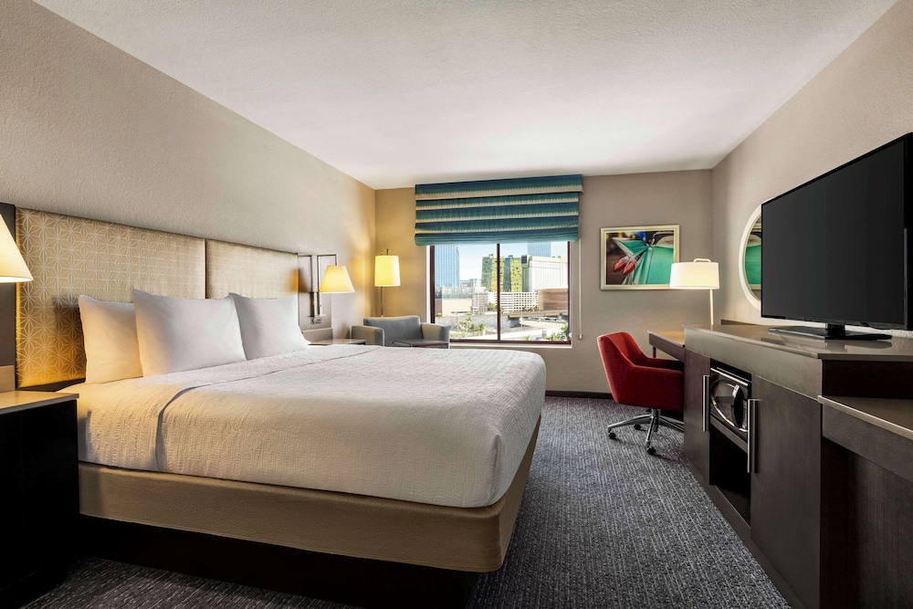 Hampton Inn Tropicana — Hotel rooms in Las Vegas, Nevada