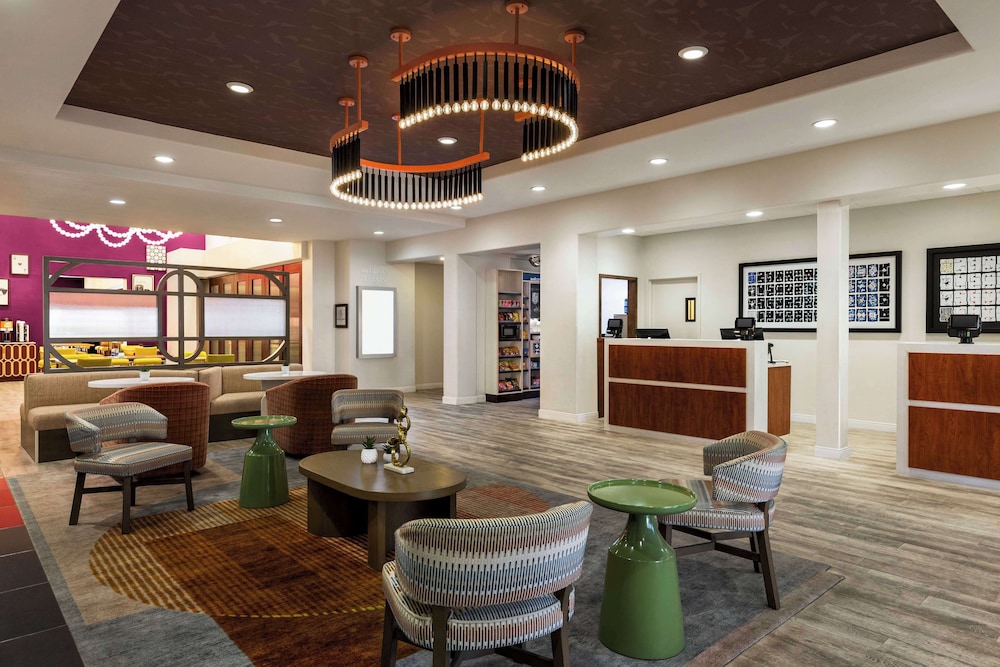 Hampton Inn Tropicana — Hotel building in Las Vegas, Nevada