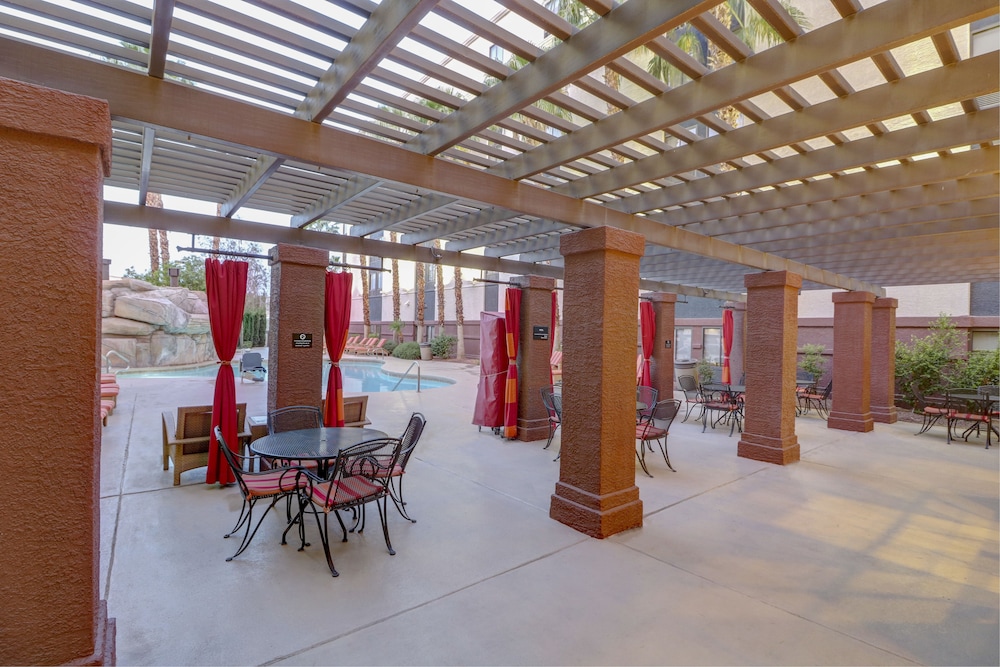 Hampton Inn Tropicana — Swimming pool in Las Vegas, Nevada