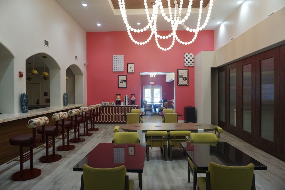 Hampton Inn Tropicana — Restaurant & bars in Las Vegas, Nevada