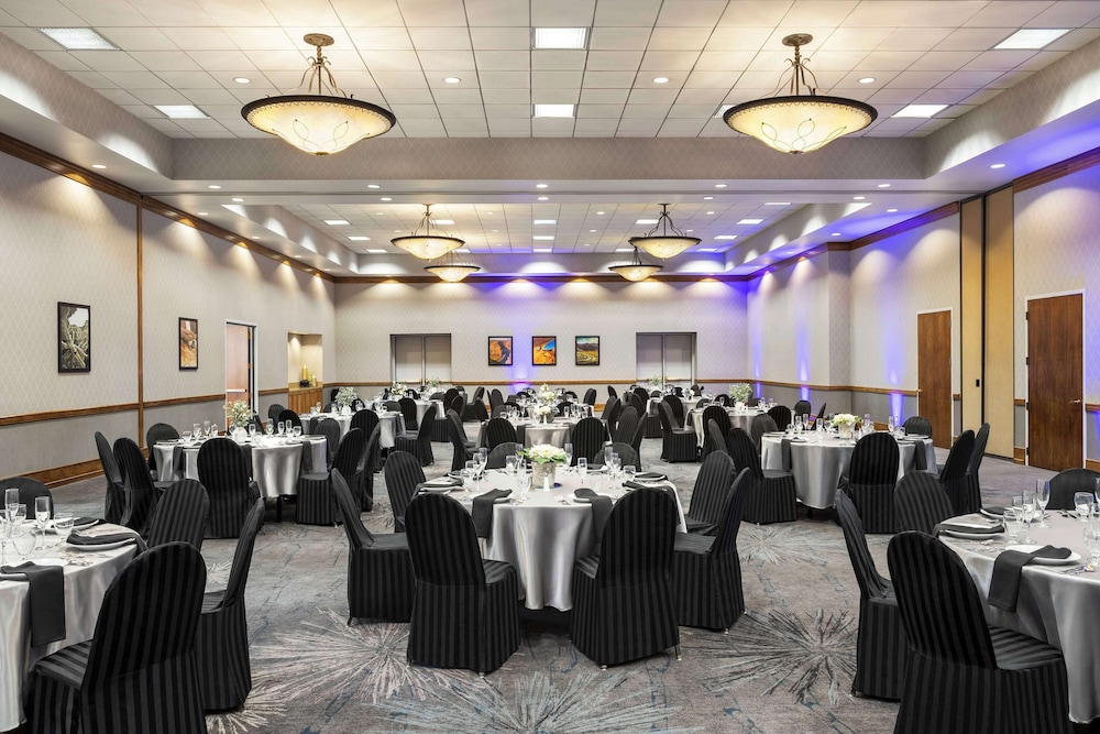 Hampton Inn Tropicana — Restaurant & bars in Las Vegas, Nevada
