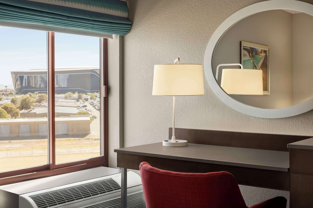 Hampton Inn Tropicana — Hotel rooms in Las Vegas, Nevada