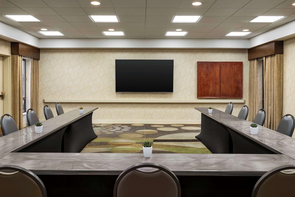 Hampton Inn Tropicana — Hotel building in Las Vegas, Nevada