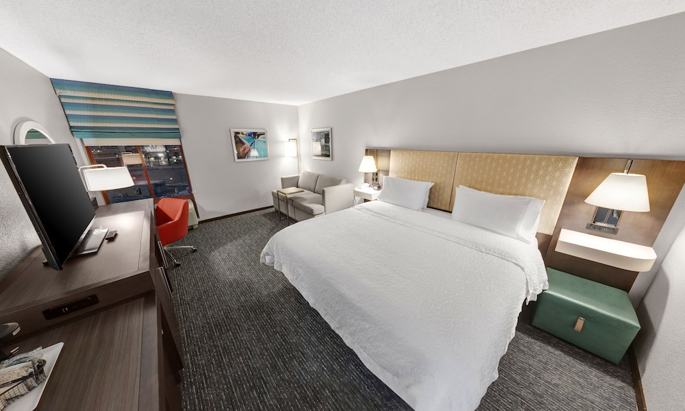 Hampton Inn Tropicana — Hotel rooms in Las Vegas, Nevada