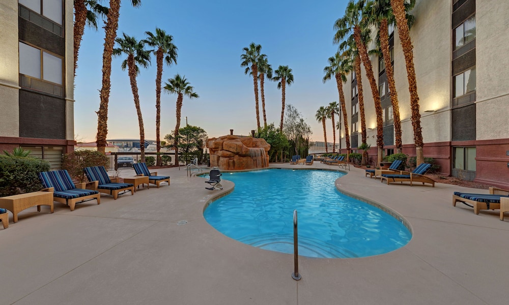 Hampton Inn Tropicana — Swimming pool in Las Vegas, Nevada