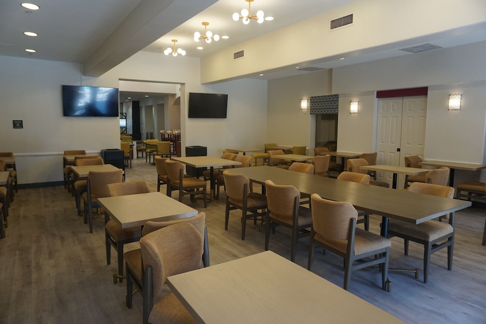 Hampton Inn Tropicana — Restaurant & bars in Las Vegas, Nevada