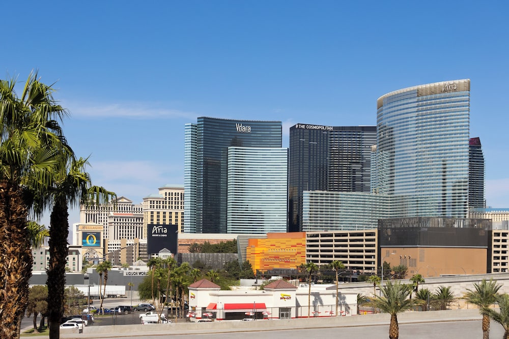 Hampton Inn Tropicana — Hotel building in Las Vegas, Nevada