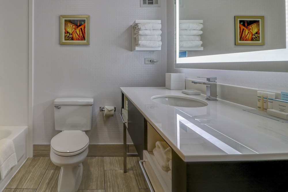Hampton Inn Tropicana — Hotel rooms in Las Vegas, Nevada