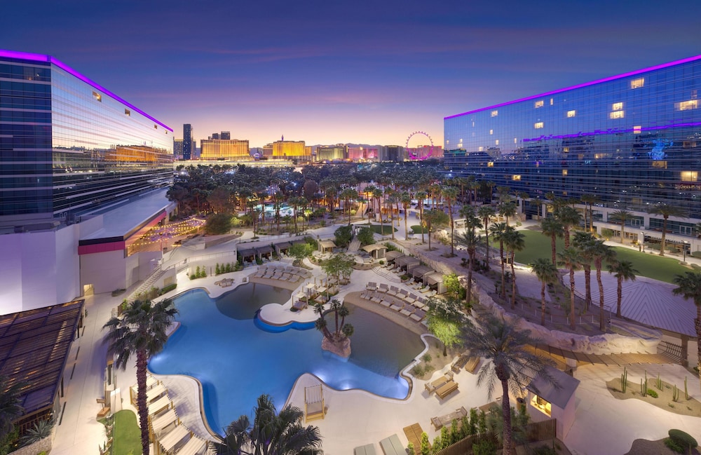 Virgin Hotel Las Vegas, Curio Collection by Hilton — Swimming pool in Las Vegas, Nevada