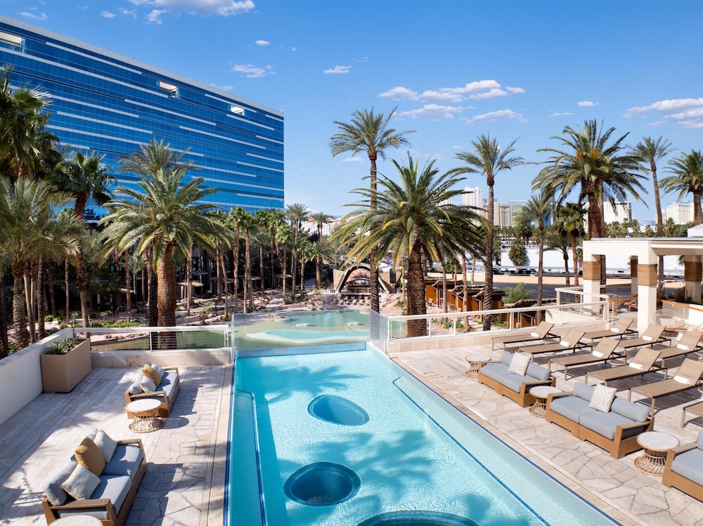 Virgin Hotel Las Vegas, Curio Collection by Hilton — Swimming pool in Las Vegas, Nevada