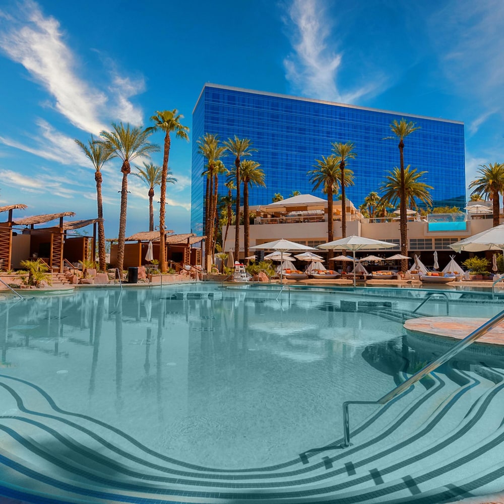 Virgin Hotel Las Vegas, Curio Collection by Hilton — Swimming pool in Las Vegas, Nevada