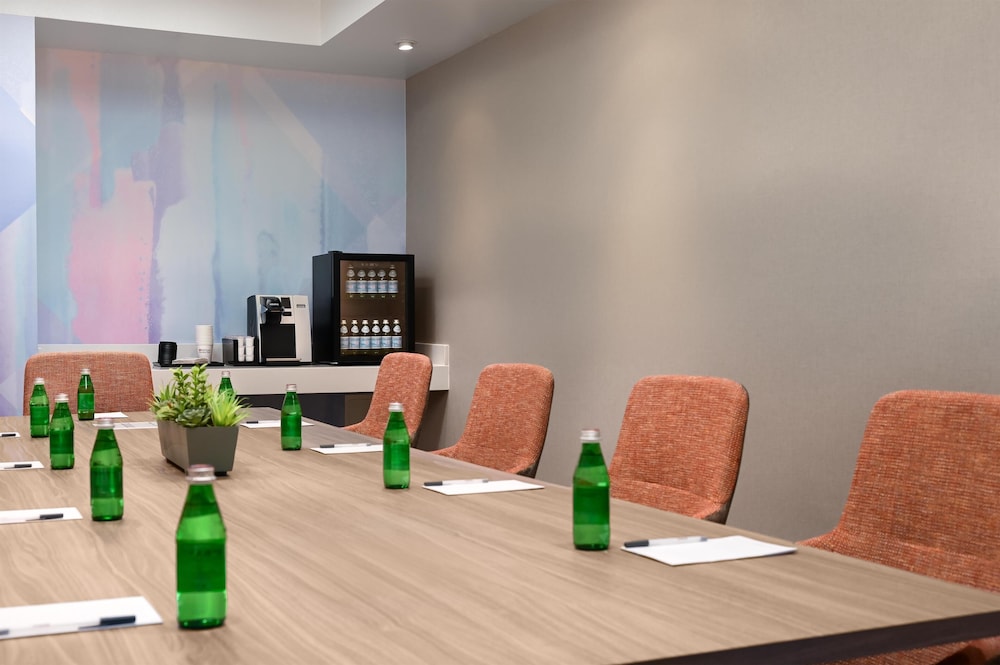 Hilton Garden Inn Las Vegas Strip South — Restaurant & bars in Las Vegas, Nevada