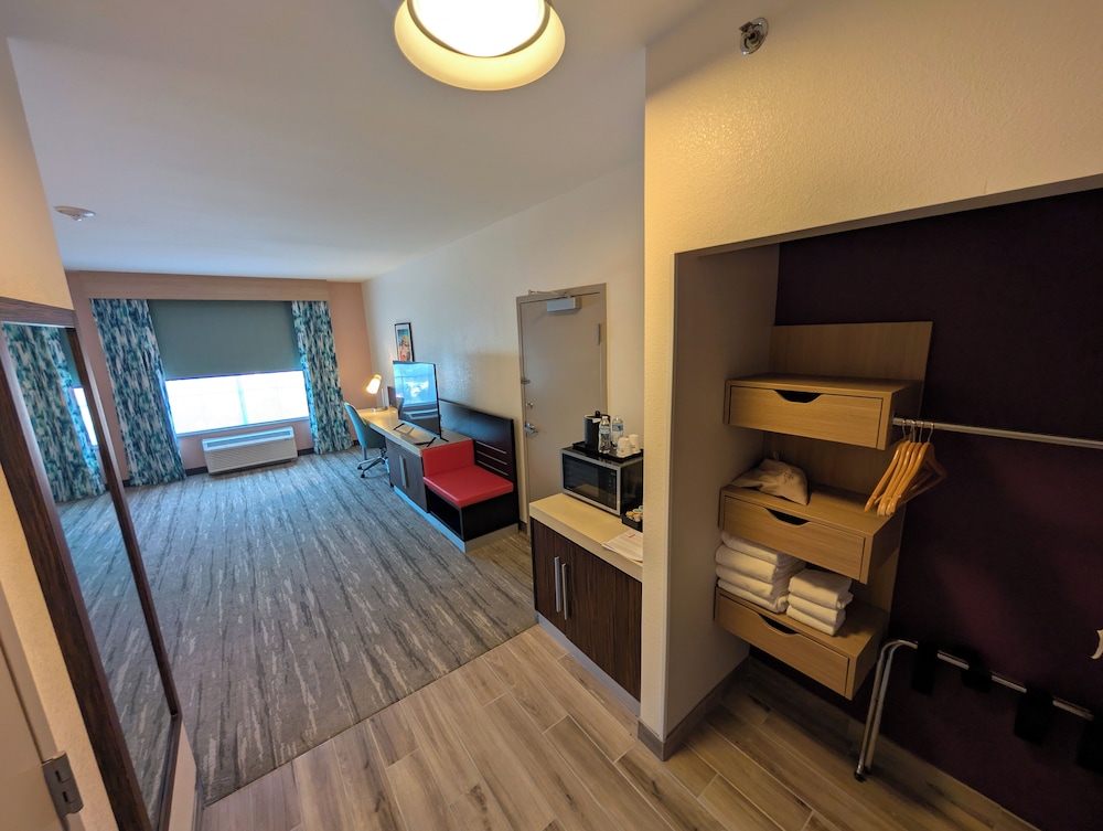 Hilton Garden Inn Las Vegas Strip South — Hotel rooms in Las Vegas, Nevada