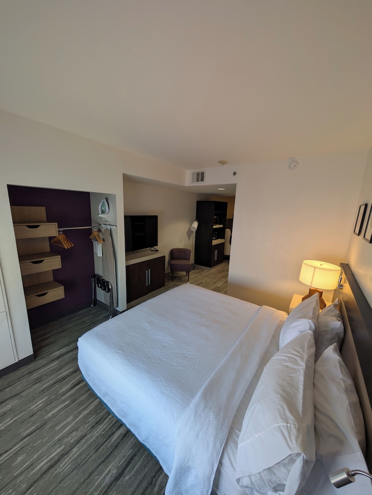 Hilton Garden Inn Las Vegas Strip South — Hotel rooms in Las Vegas, Nevada