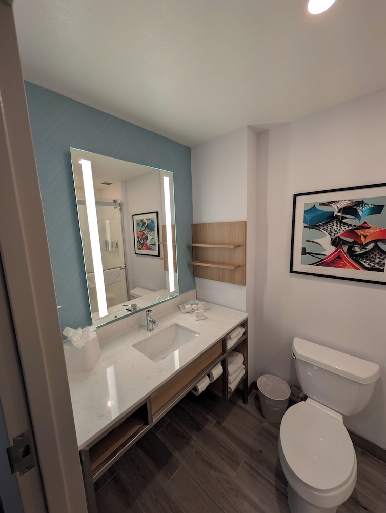Hilton Garden Inn Las Vegas Strip South — Hotel rooms in Las Vegas, Nevada