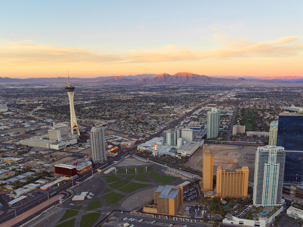 Hilton Grand Vacations Club on the Las Vegas Strip — Attractions in the area in Las Vegas, Nevada
