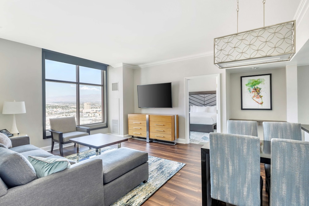 Hilton Grand Vacations Club on the Las Vegas Strip — Hotel rooms in Las Vegas, Nevada