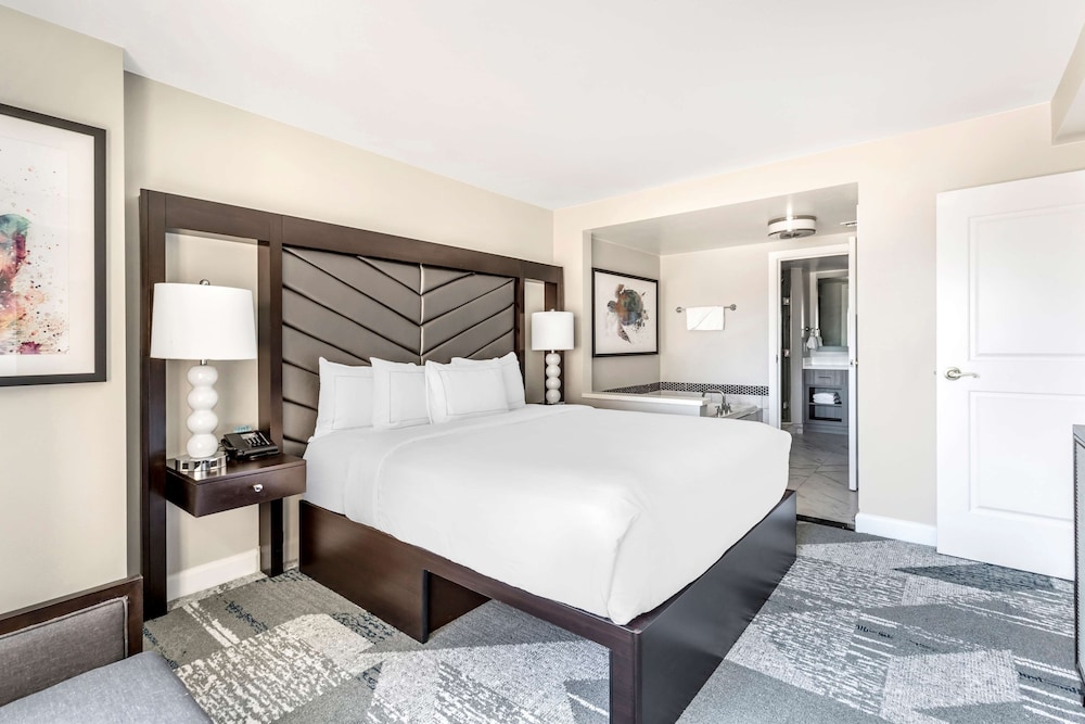 Hilton Grand Vacations Club on the Las Vegas Strip — Hotel rooms in Las Vegas, Nevada