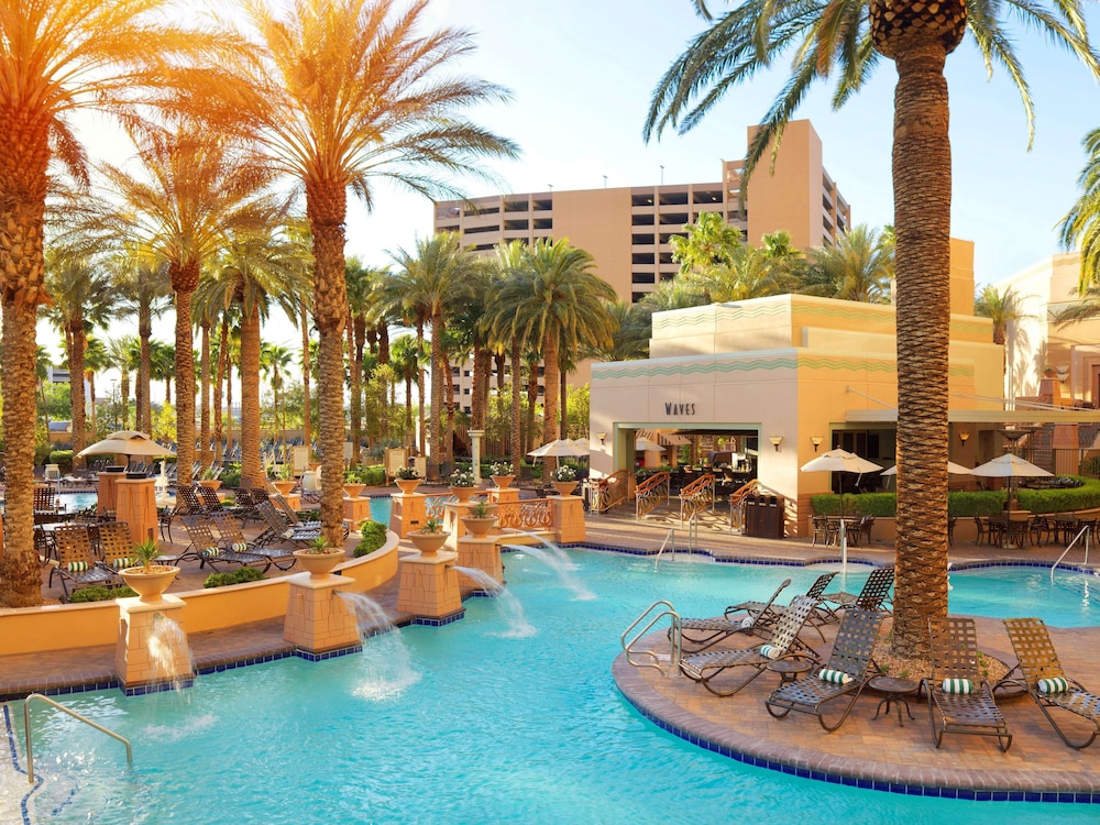 Hilton Grand Vacations Club on the Las Vegas Strip — Swimming pool in Las Vegas, Nevada