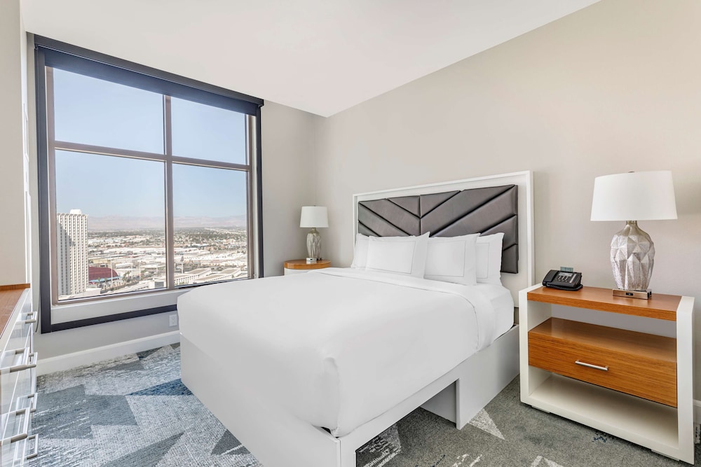 Hilton Grand Vacations Club on the Las Vegas Strip — Hotel rooms in Las Vegas, Nevada