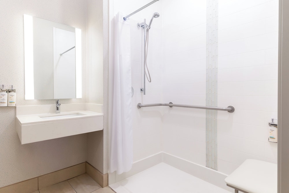 Holiday Inn Express & Suites Las Vegas SW - Spring Valley by IHG — Hotel rooms in Las Vegas, Nevada