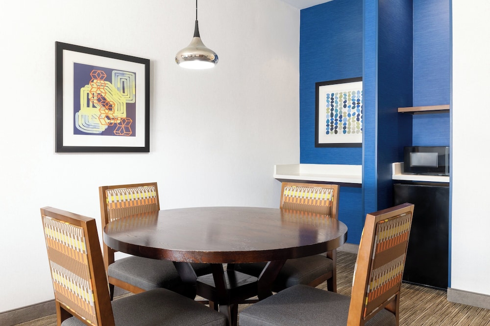 Holiday Inn Express & Suites Las Vegas SW - Spring Valley by IHG — Hotel rooms in Las Vegas, Nevada
