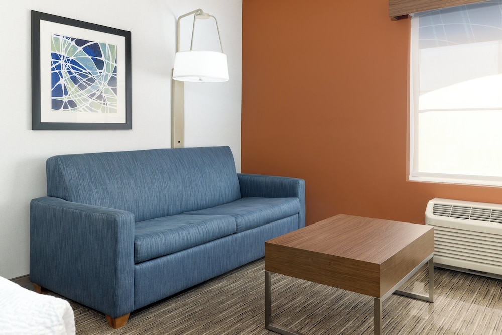 Holiday Inn Express & Suites Las Vegas SW - Spring Valley by IHG — Hotel rooms in Las Vegas, Nevada