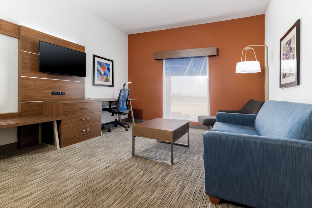 Holiday Inn Express & Suites Las Vegas SW - Spring Valley by IHG — Hotel rooms in Las Vegas, Nevada