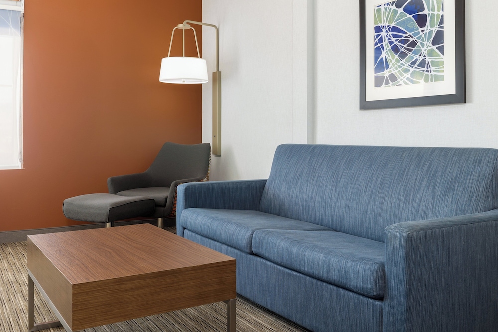 Holiday Inn Express & Suites Las Vegas SW - Spring Valley by IHG — Hotel rooms in Las Vegas, Nevada