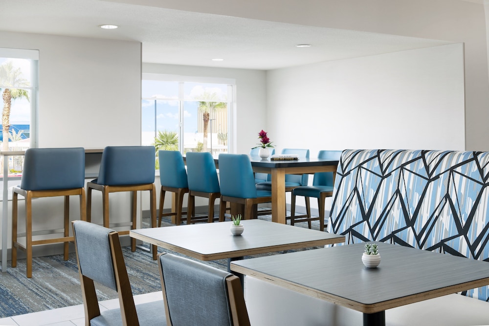 Holiday Inn Express Las Vegas - Stadium Area by IHG — Restaurant & bars in Las Vegas, Nevada