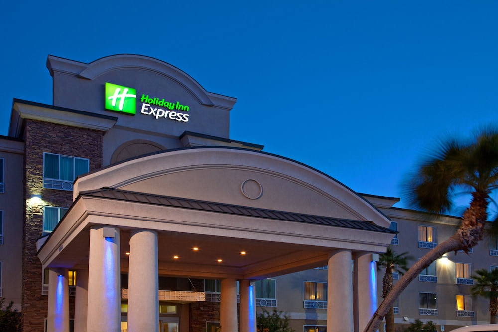 Holiday Inn Express Las Vegas - Stadium Area by IHG — Hotel building in Las Vegas, Nevada